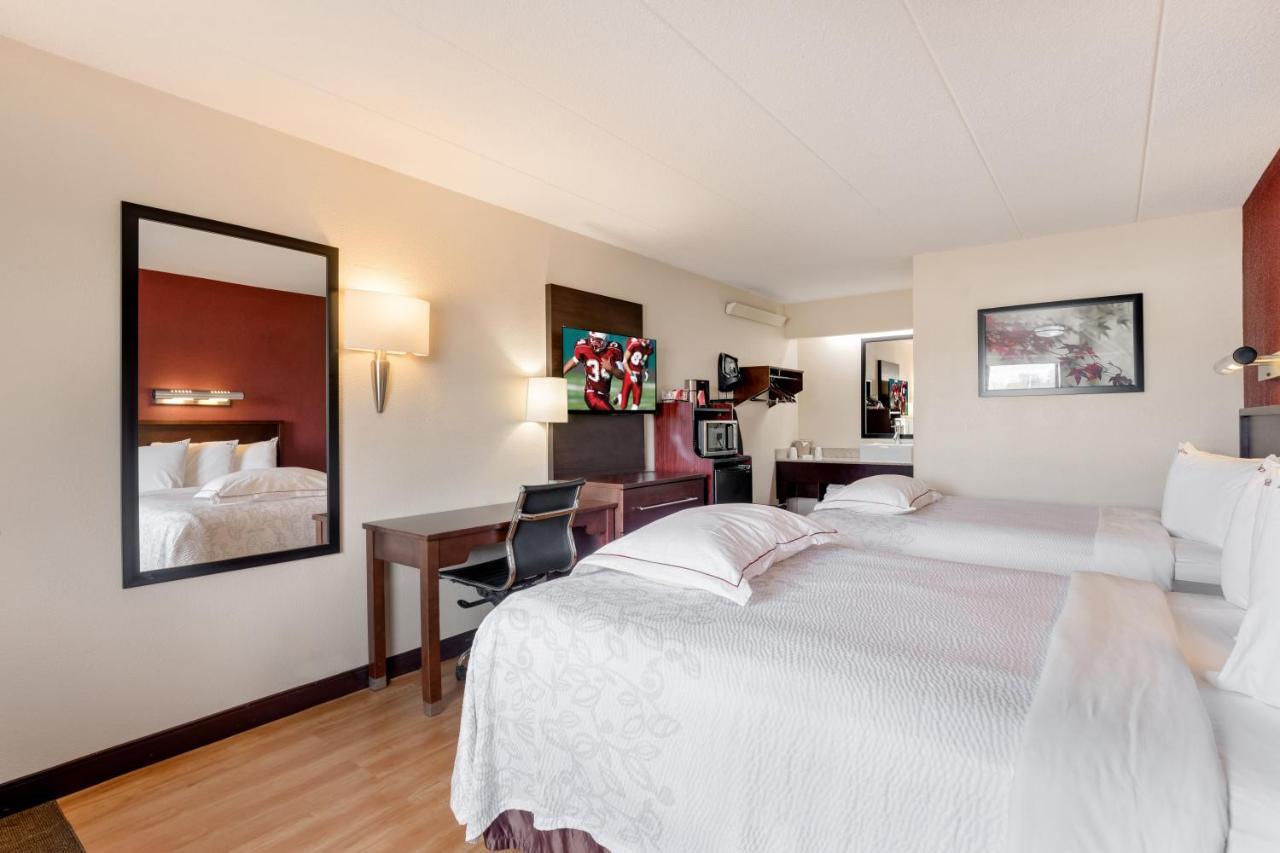 מלון Super 8 By Wyndham Deerfield - Northbrook מראה חיצוני תמונה