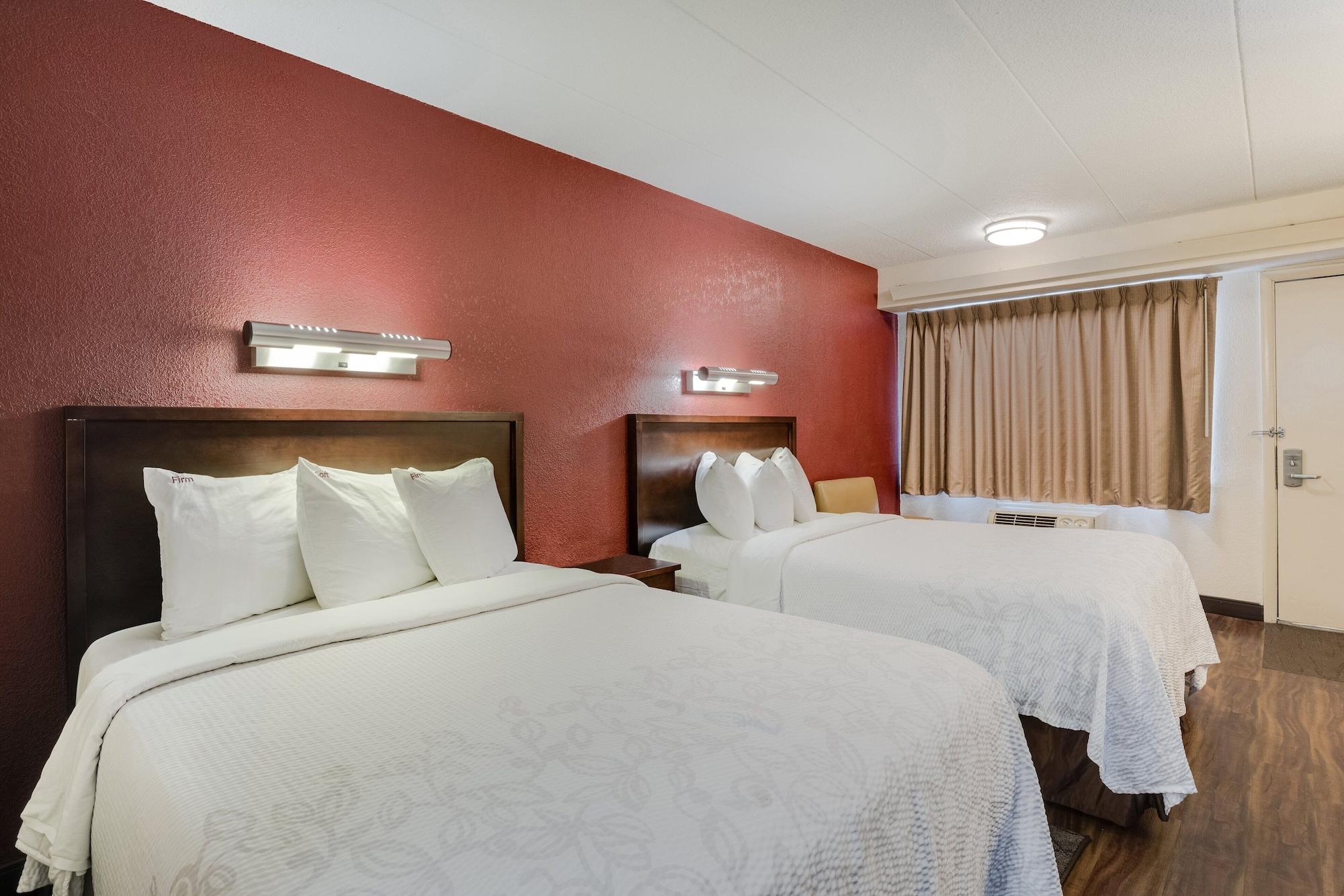 מלון Super 8 By Wyndham Deerfield - Northbrook מראה חיצוני תמונה
