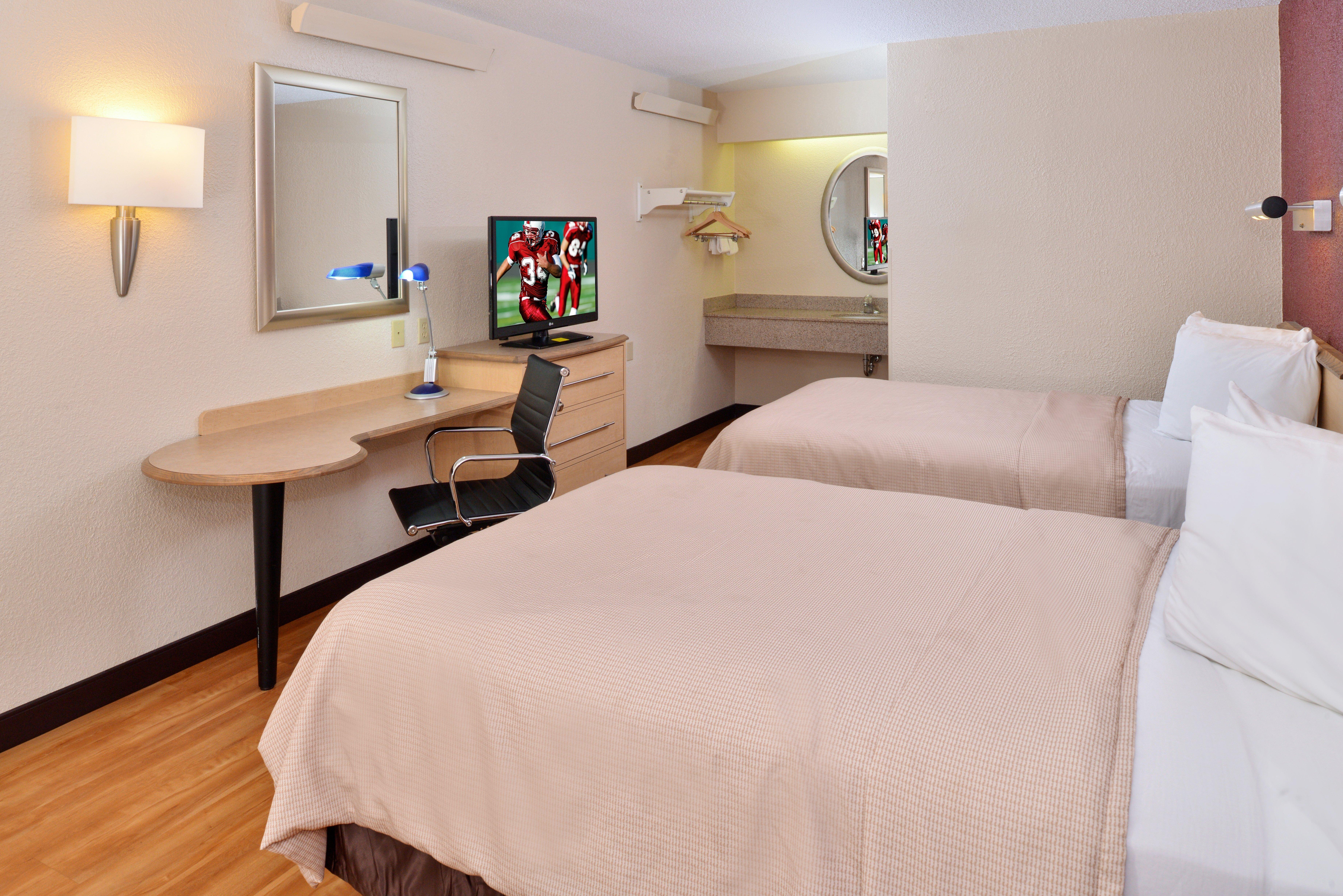 מלון Super 8 By Wyndham Deerfield - Northbrook מראה חיצוני תמונה