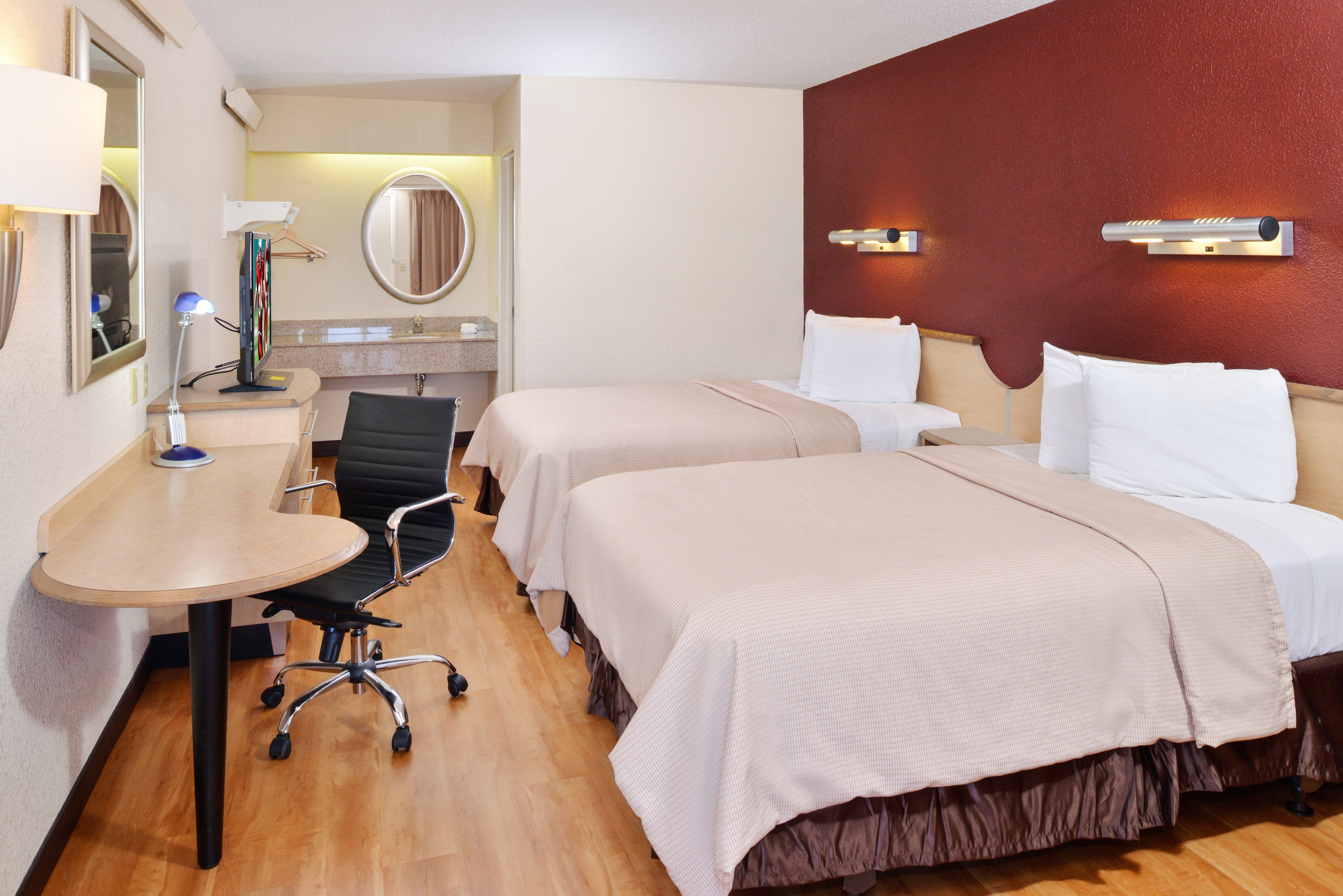 מלון Super 8 By Wyndham Deerfield - Northbrook מראה חיצוני תמונה