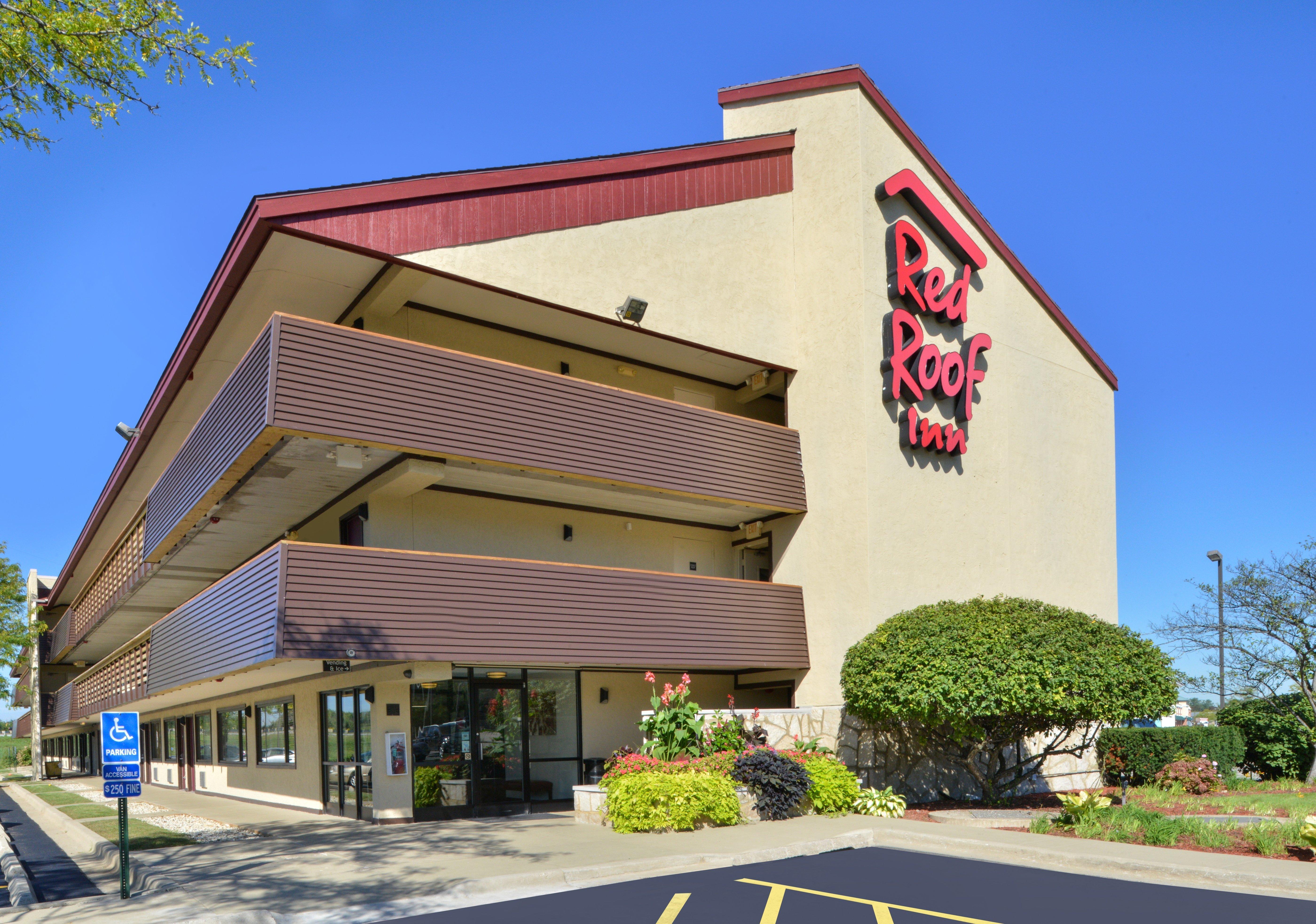מלון Super 8 By Wyndham Deerfield - Northbrook מראה חיצוני תמונה