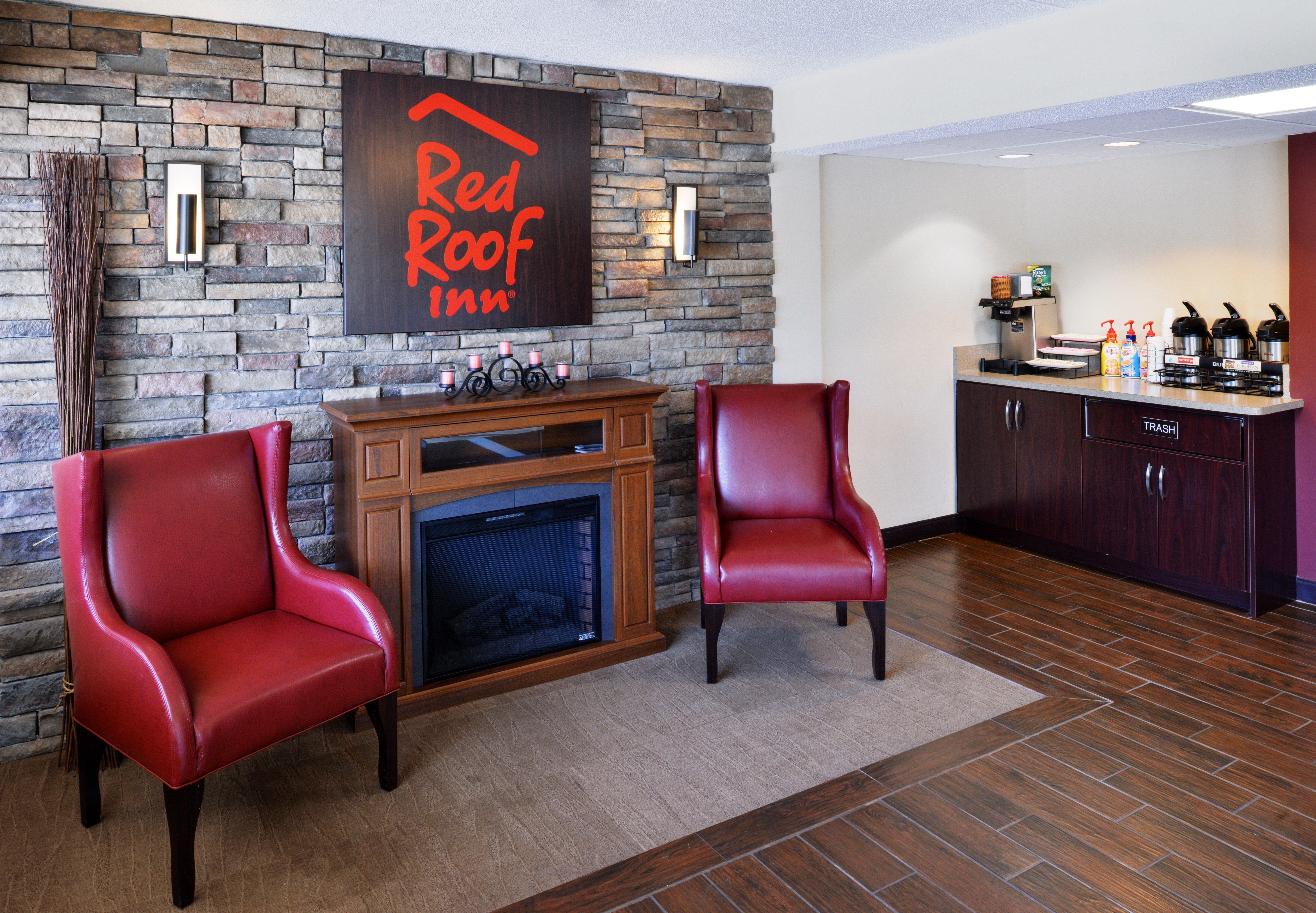 מלון Super 8 By Wyndham Deerfield - Northbrook מראה חיצוני תמונה