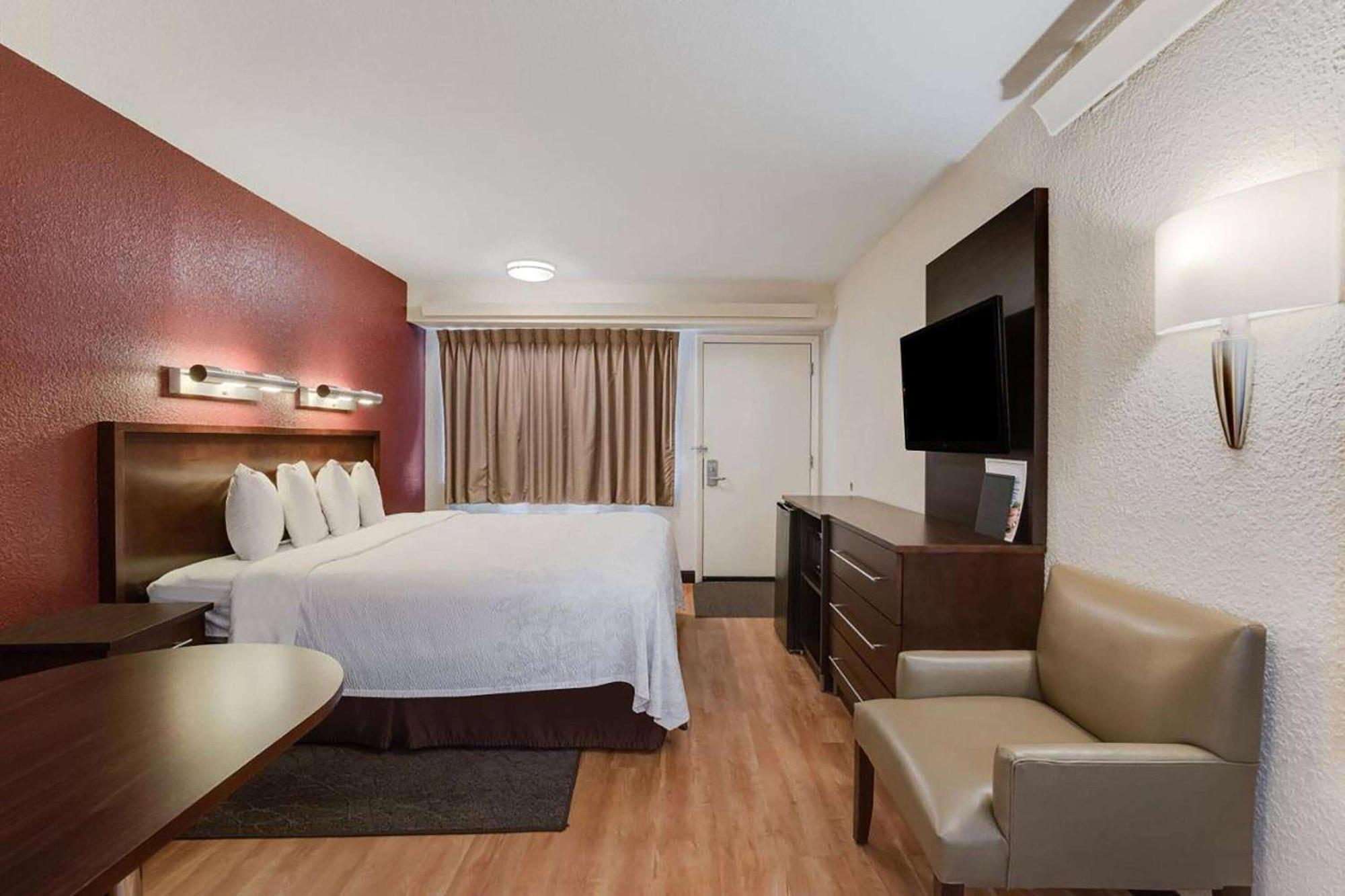 מלון Super 8 By Wyndham Deerfield - Northbrook מראה חיצוני תמונה