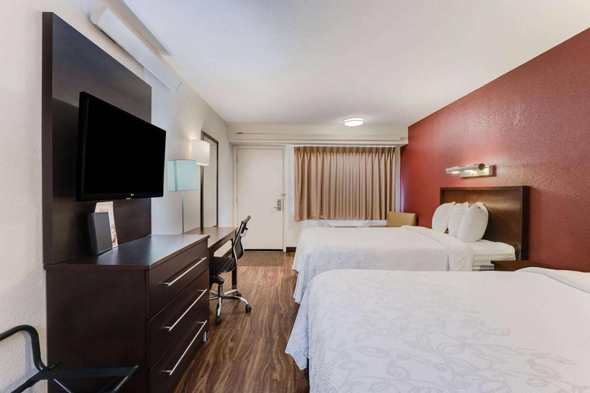 מלון Super 8 By Wyndham Deerfield - Northbrook מראה חיצוני תמונה