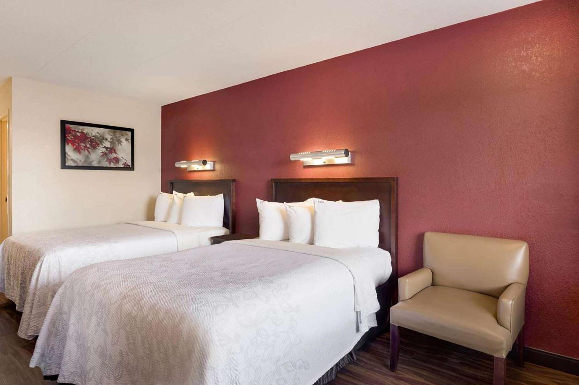 מלון Super 8 By Wyndham Deerfield - Northbrook מראה חיצוני תמונה