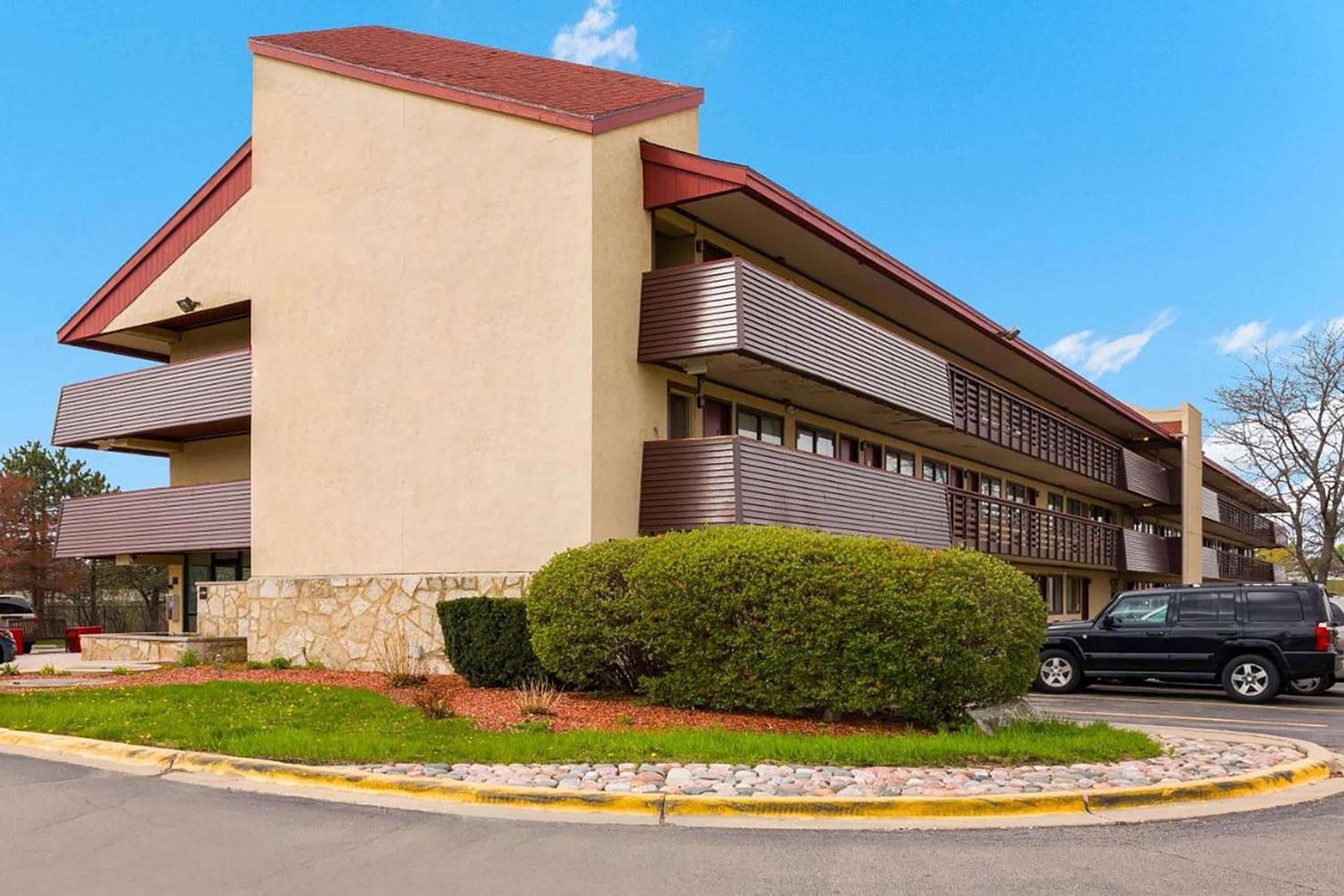 מלון Super 8 By Wyndham Deerfield - Northbrook מראה חיצוני תמונה